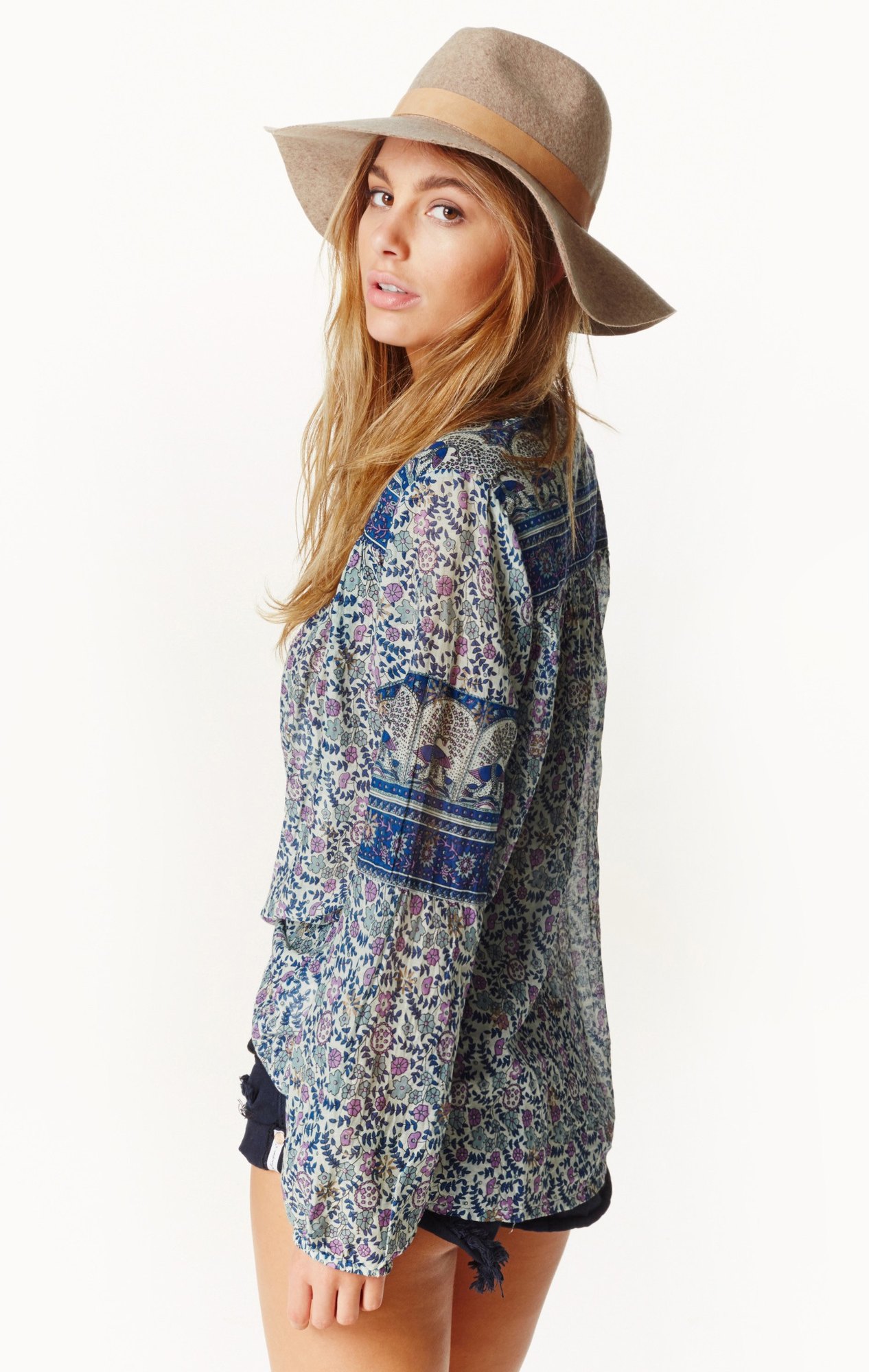 CCM-Lookbook313.jpg CCM-Lookbook313.jpg